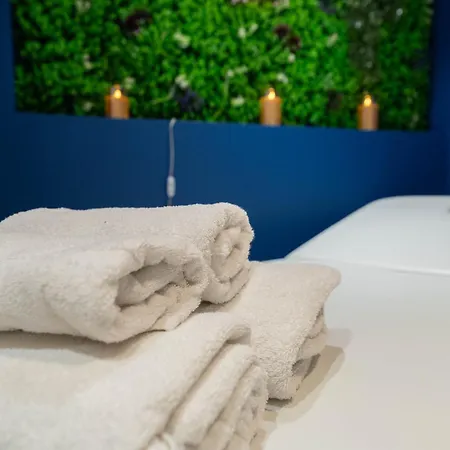 Loveroom Jacuzzi Passion Apartman Nizza