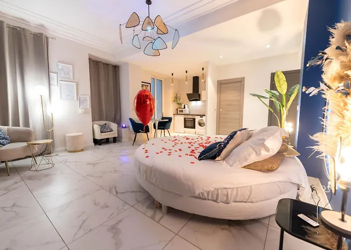Loveroom Jacuzzi Passion * Nice