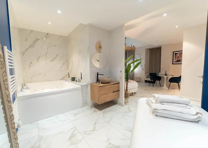 Hotel Loveroom Jacuzzi Passion